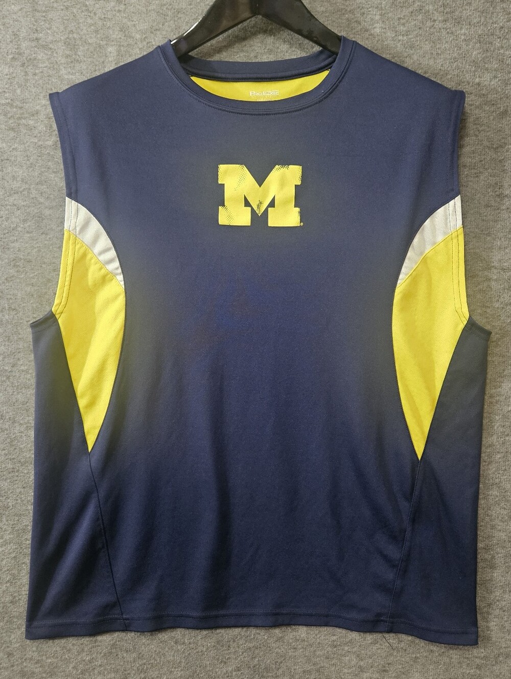 Michigan Wolverines Pro Edge Sleeveless Shirt Mens XL